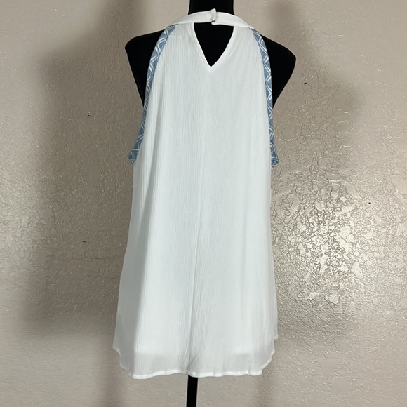 1730 NWOT Cato Sleeveless Embroidery Accents Back Cutout Blouse. SzXL - Picture 4 of 9